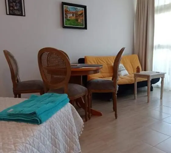 Quatro - South Pearl - *