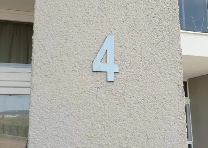 Quatro - South Pearl - *